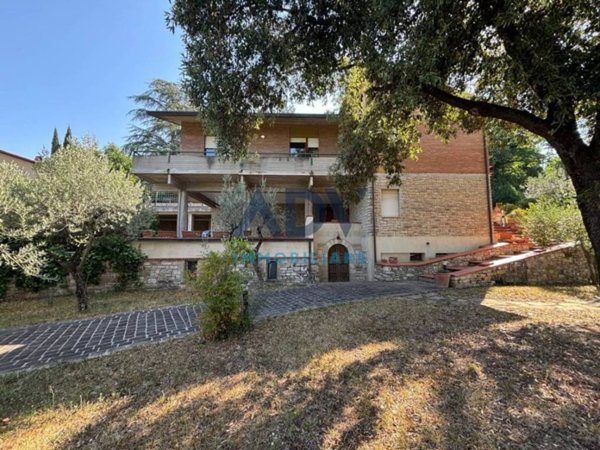 casa indipendente in vendita ad Assisi