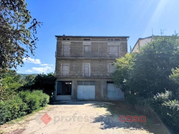casa indipendente in vendita ad Assisi in zona Torchiagina