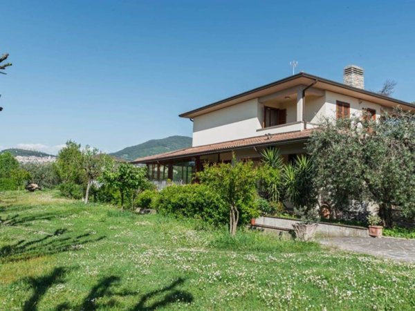 casa indipendente in vendita ad Assisi in zona Santa Maria degli Angeli