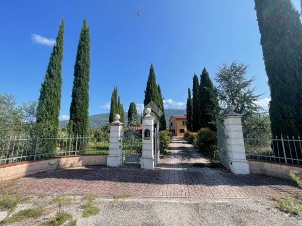 casa indipendente in vendita ad Assisi in zona Rivotorto