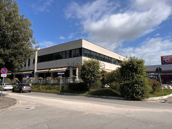 ufficio in vendita ad Assisi in zona Santa Maria degli Angeli