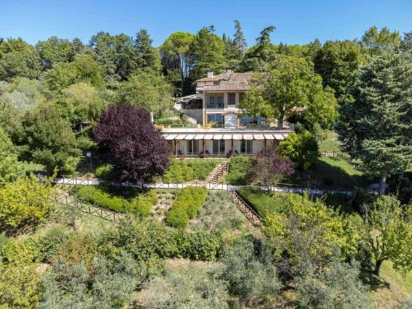 casa indipendente in vendita ad Assisi in zona Palazzo