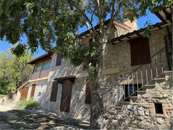 appartamento in vendita ad Assisi in zona Viole