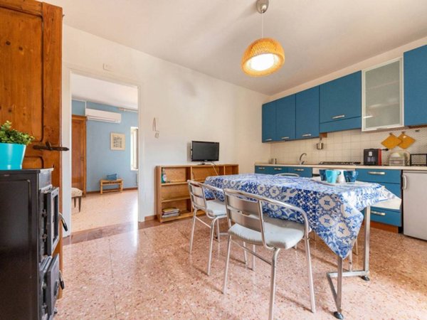 intera palazzina in vendita ad Assisi in zona Santa Maria degli Angeli