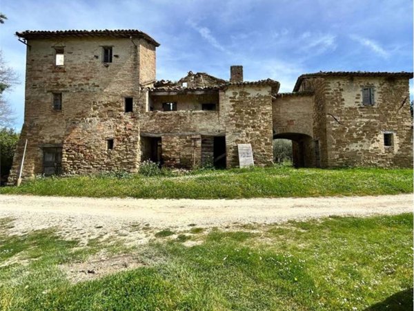 casale in vendita ad Assisi in zona Sterpeto
