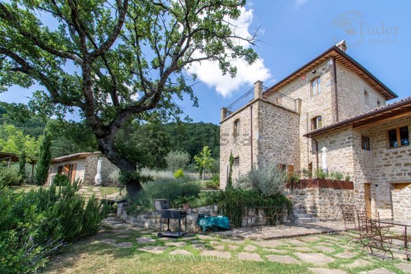 casale in vendita ad Assisi