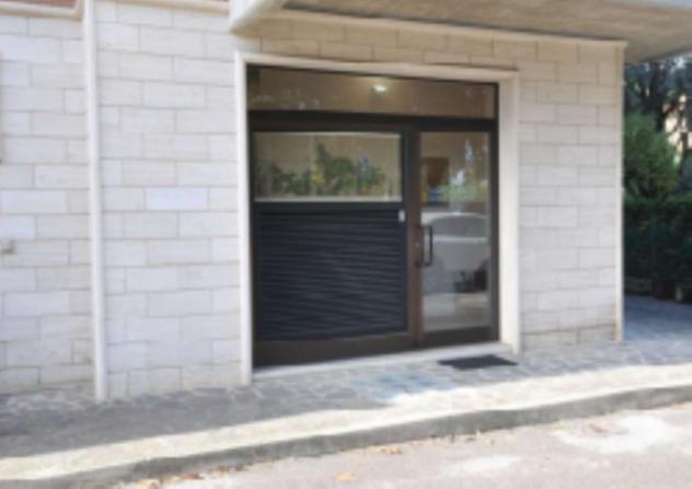 negozio in vendita ad Assisi in zona Santa Maria degli Angeli