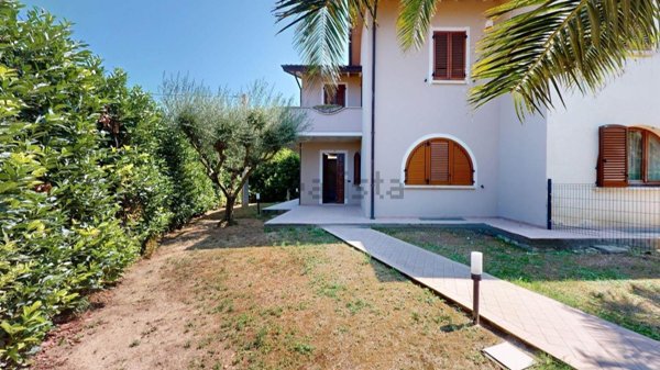 casa indipendente in vendita ad Assisi in zona Petrignano