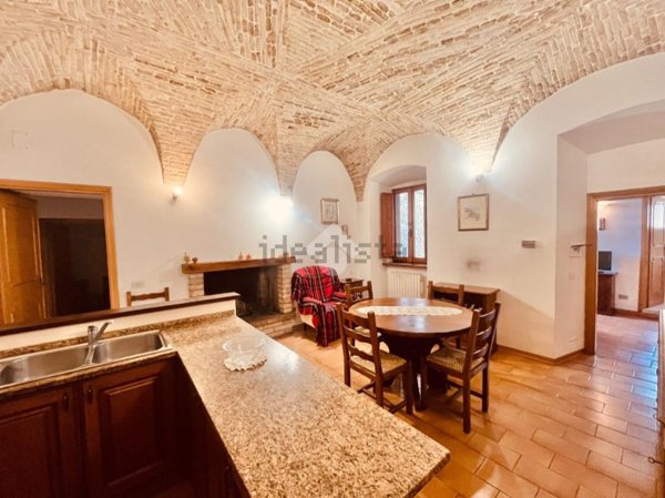 casa semindipendente in vendita ad Assisi