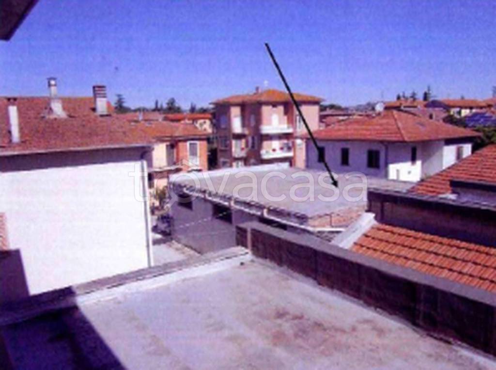 negozio in vendita ad Assisi in zona Petrignano