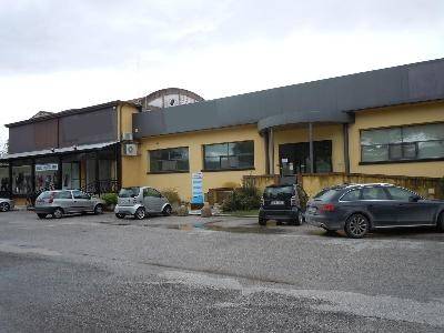 ufficio in vendita ad Assisi in zona Petrignano