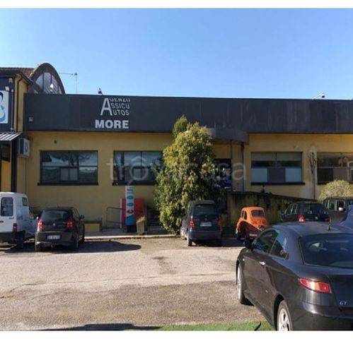 ufficio in vendita ad Assisi in zona Petrignano