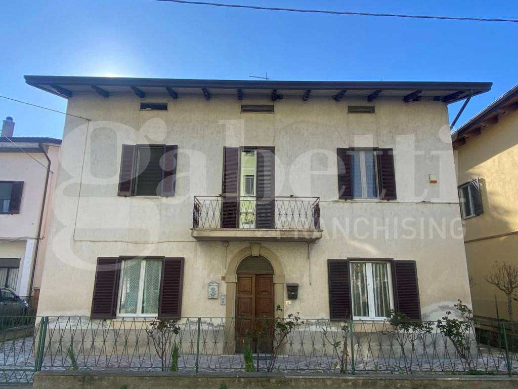 casa indipendente in vendita ad Assisi in zona Petrignano