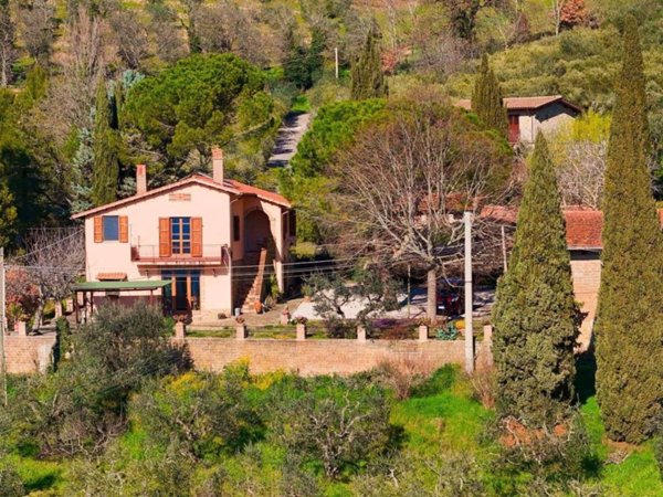 casa indipendente in vendita ad Assisi in zona Palazzo
