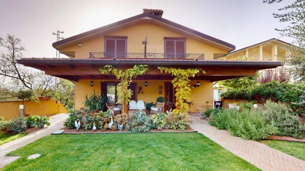 casa indipendente in vendita ad Assisi in zona Capodacqua