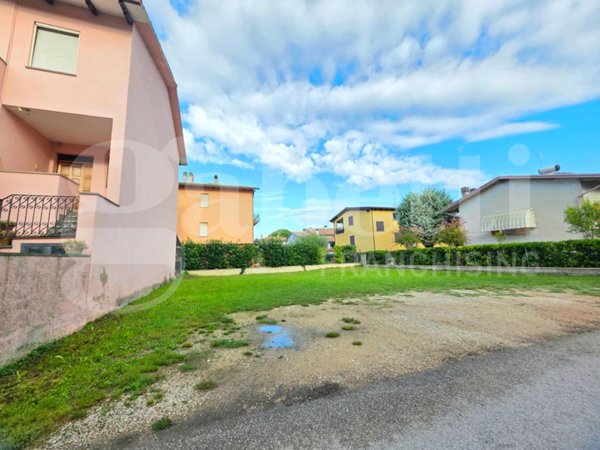 terreno edificabile in vendita ad Assisi in zona Petrignano