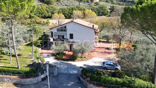 casa indipendente in vendita ad Assisi