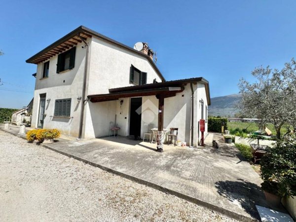 casa indipendente in vendita ad Assisi