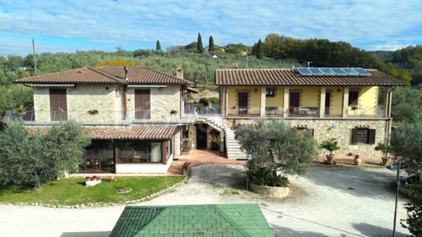casa indipendente in vendita ad Assisi