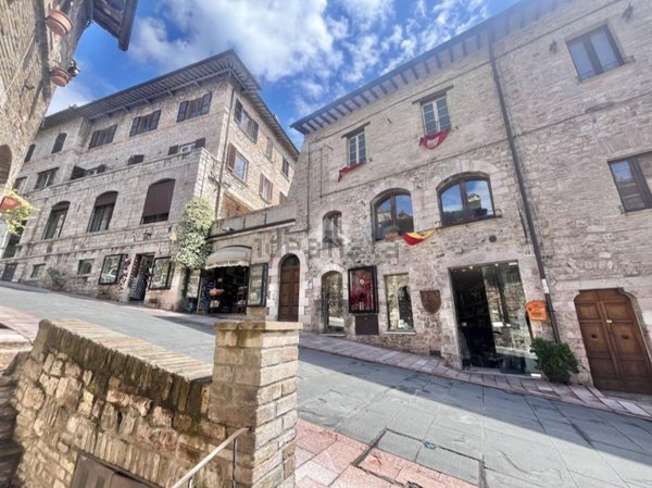 casa semindipendente in vendita ad Assisi