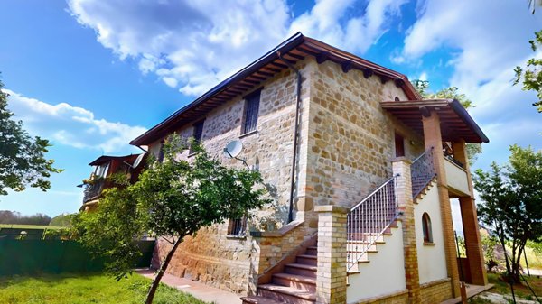 appartamento in vendita ad Assisi in zona Tordandrea