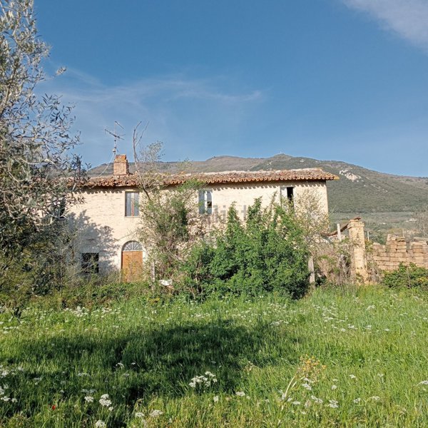 casale in vendita ad Assisi