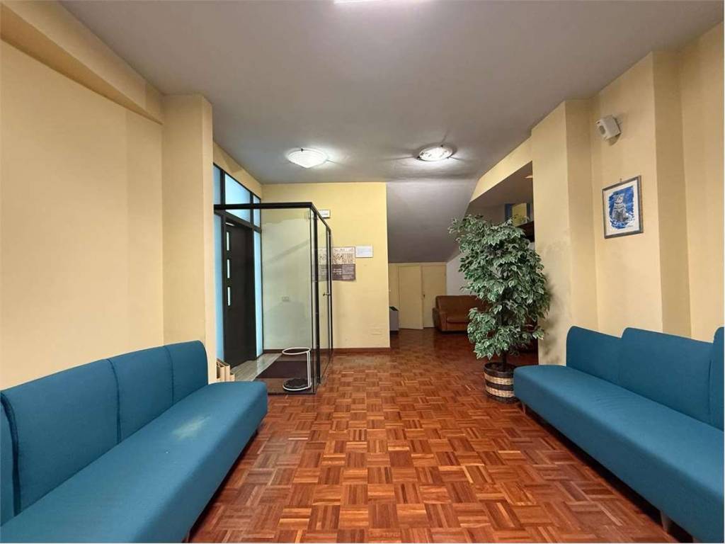 ufficio in vendita ad Assisi in zona Santa Maria degli Angeli