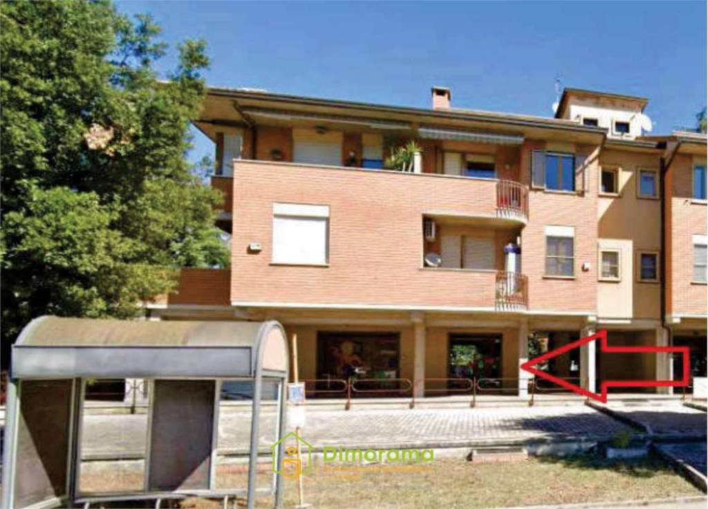 negozio in vendita ad Assisi in zona Santa Maria degli Angeli