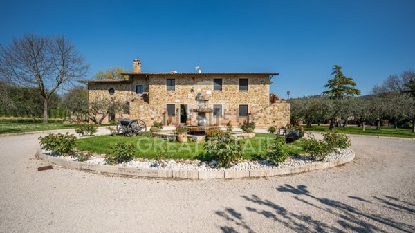 casale in vendita ad Assisi in zona Santa Maria degli Angeli