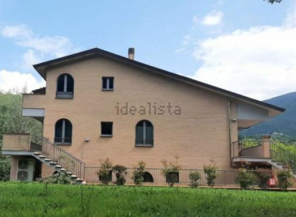 casa indipendente in vendita ad Assisi