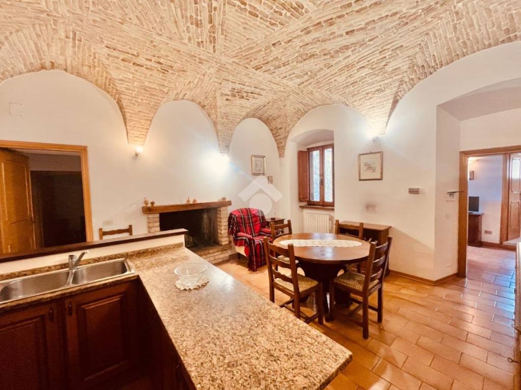 casa indipendente in vendita ad Assisi