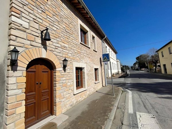 casa indipendente in vendita ad Assisi in zona Tordandrea