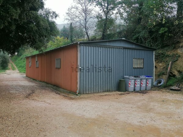 locale di sgombero in vendita ad Assisi