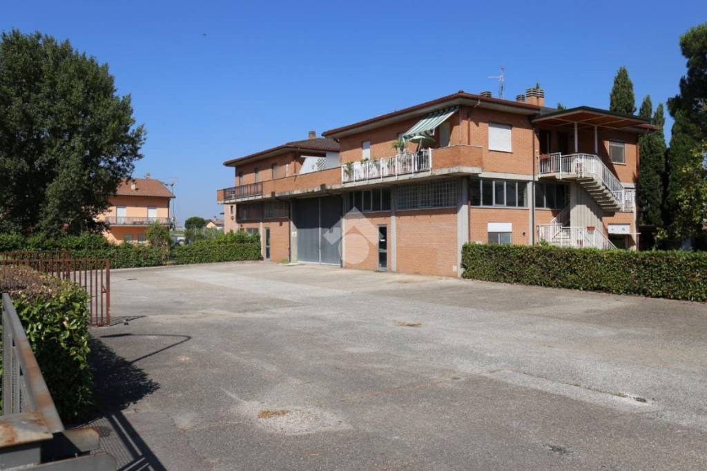 casa indipendente in vendita ad Assisi in zona Santa Maria degli Angeli