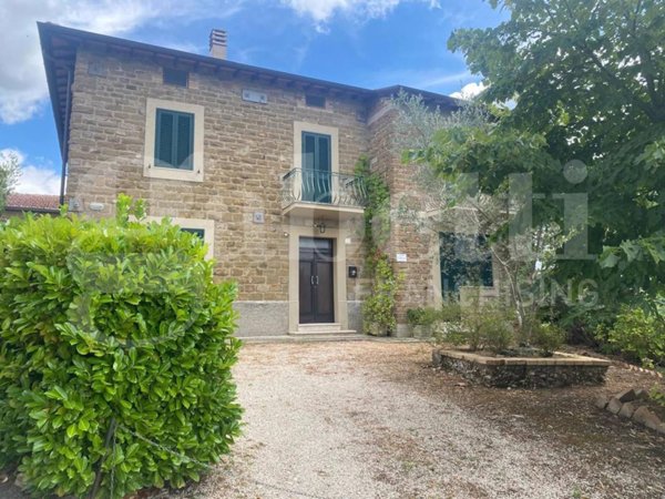 casa indipendente in vendita ad Assisi in zona Sterpeto