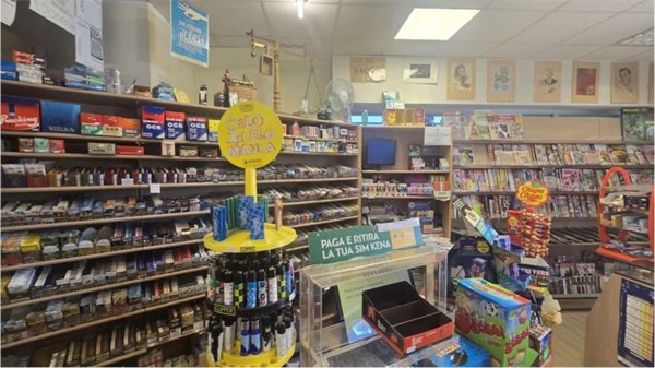 negozio in vendita ad Assisi in zona Santa Maria degli Angeli