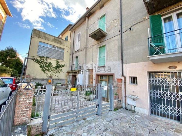 casa semindipendente in vendita ad Assisi in zona Santa Maria degli Angeli