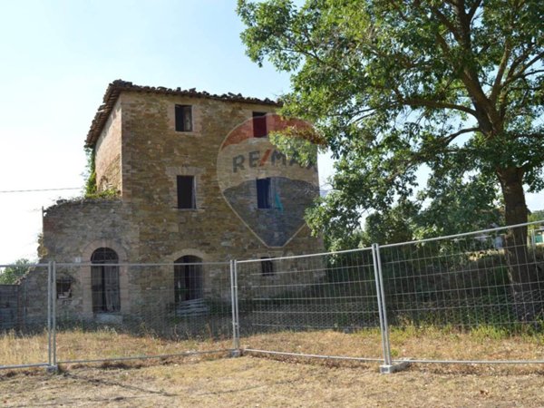 casa indipendente in vendita ad Assisi in zona Palazzo