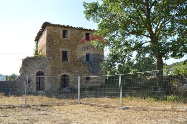 casa indipendente in vendita ad Assisi in zona Palazzo