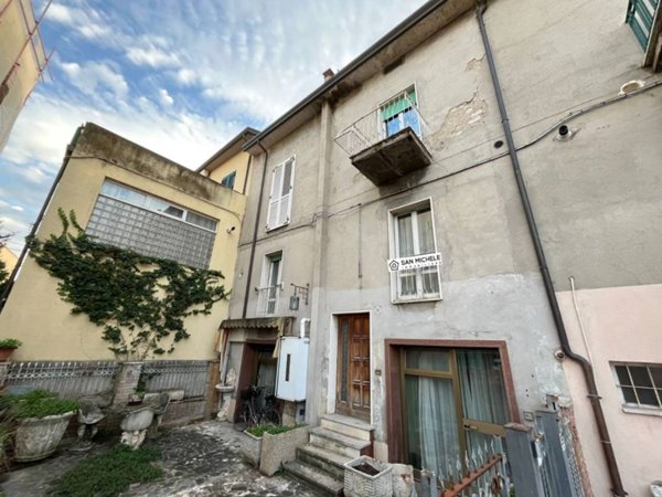 casa indipendente in vendita ad Assisi in zona Santa Maria degli Angeli