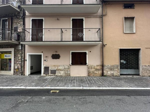 intera palazzina in vendita ad Assisi in zona Santa Maria degli Angeli