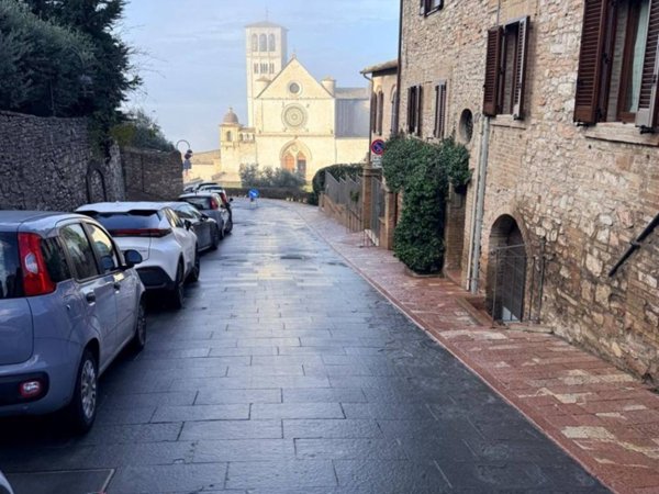casa indipendente in vendita ad Assisi