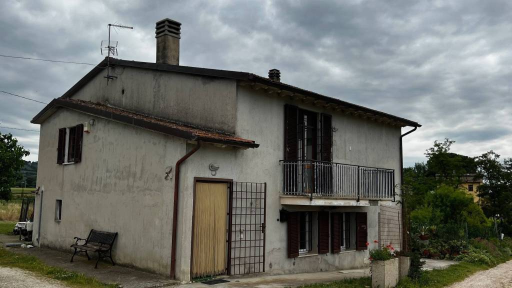 casa indipendente in vendita ad Assisi in zona Palazzo