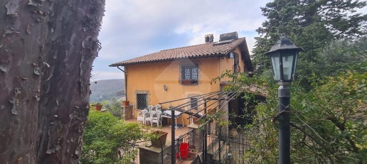 casa indipendente in vendita ad Assisi