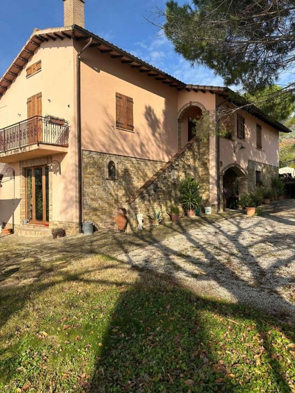 casale in vendita ad Assisi