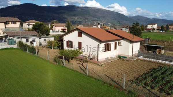 casa indipendente in vendita ad Assisi