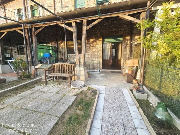 casa indipendente in vendita ad Assisi