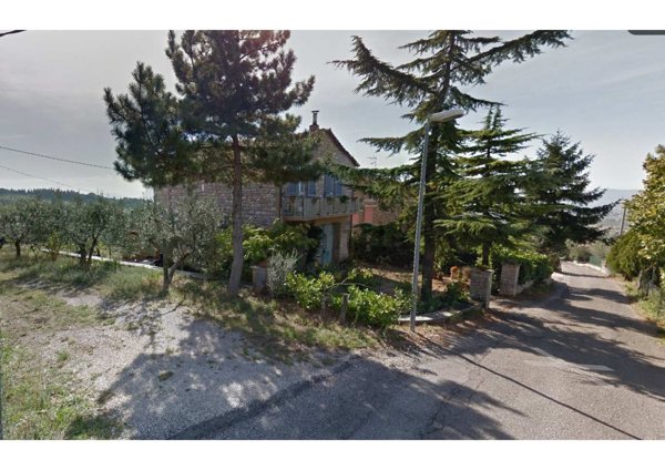casa indipendente in vendita ad Assisi