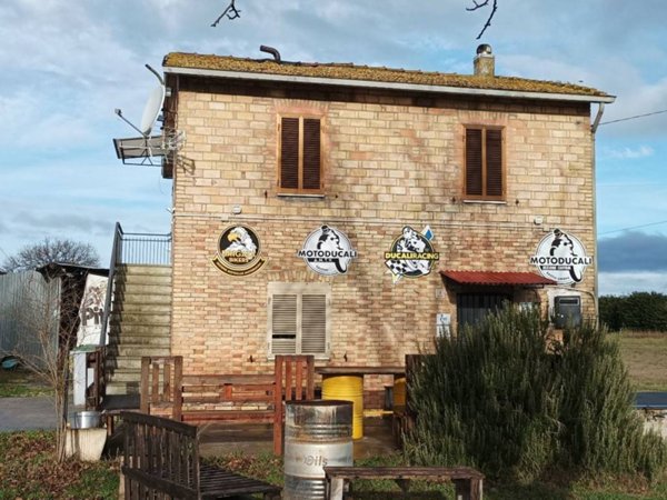 casa indipendente in vendita ad Assisi in zona Rivotorto