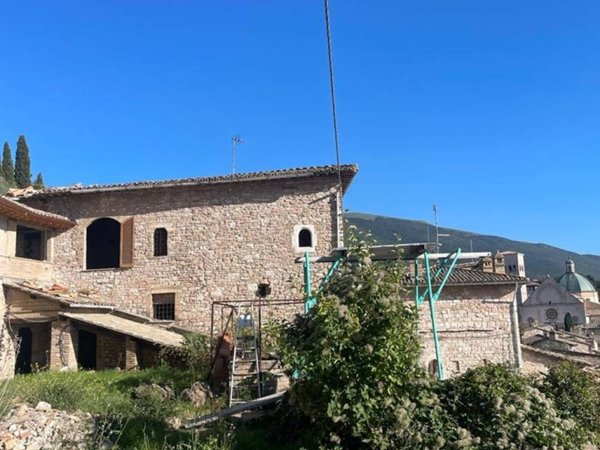 casa indipendente in vendita ad Assisi